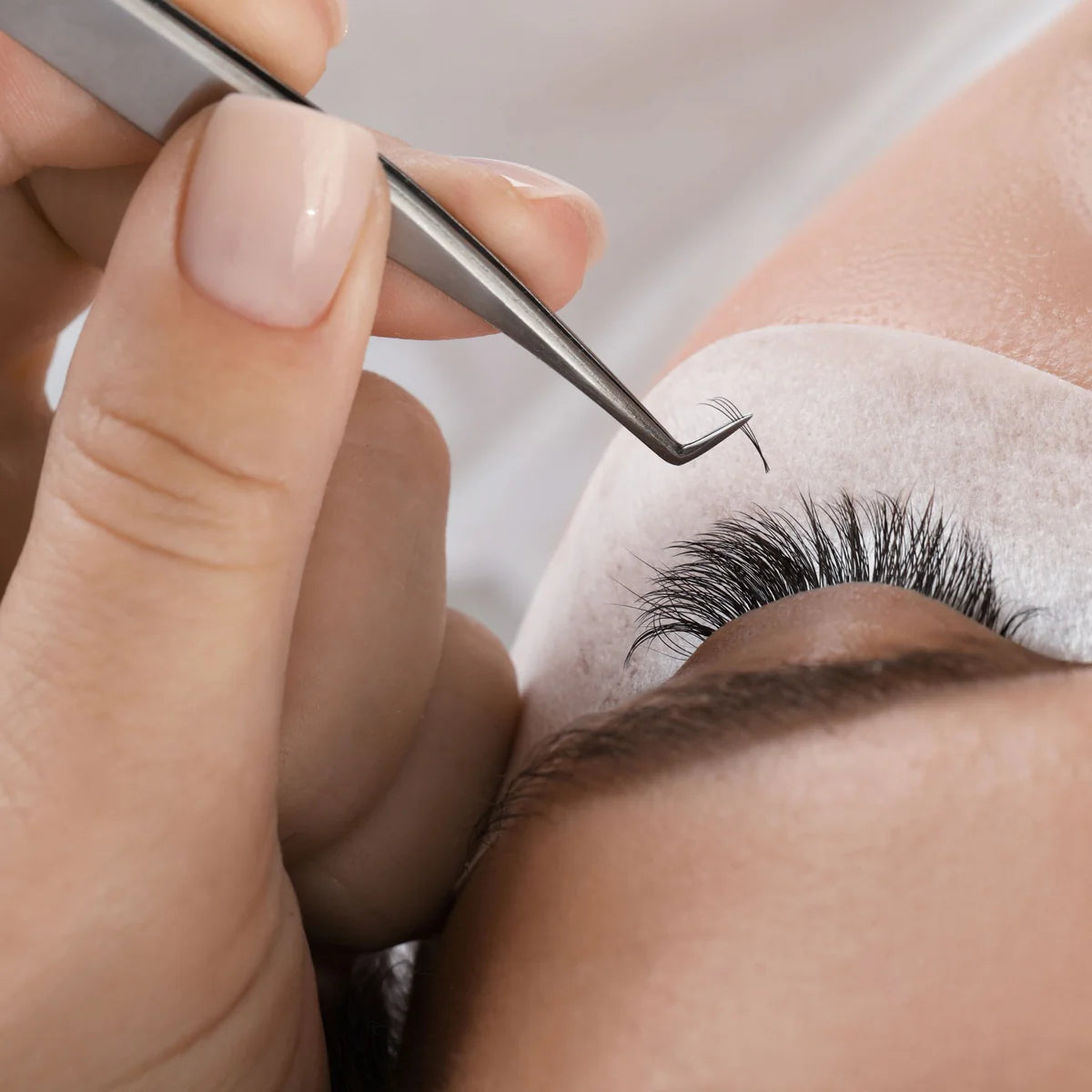 Online Mega Volume Eyelash Extensions